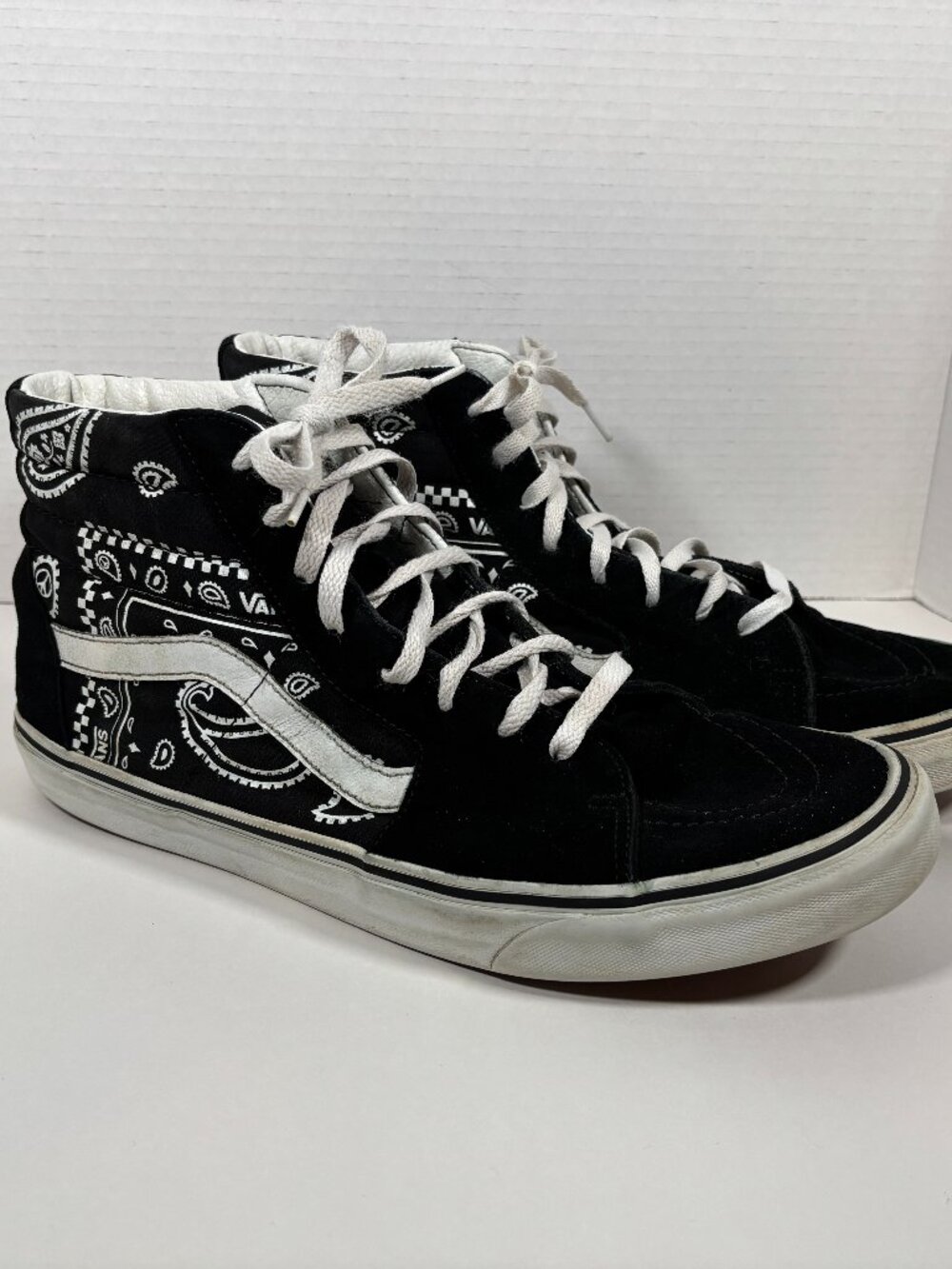 VANS Sk8 hightop black white skull bandana shoes. US Size Men 13